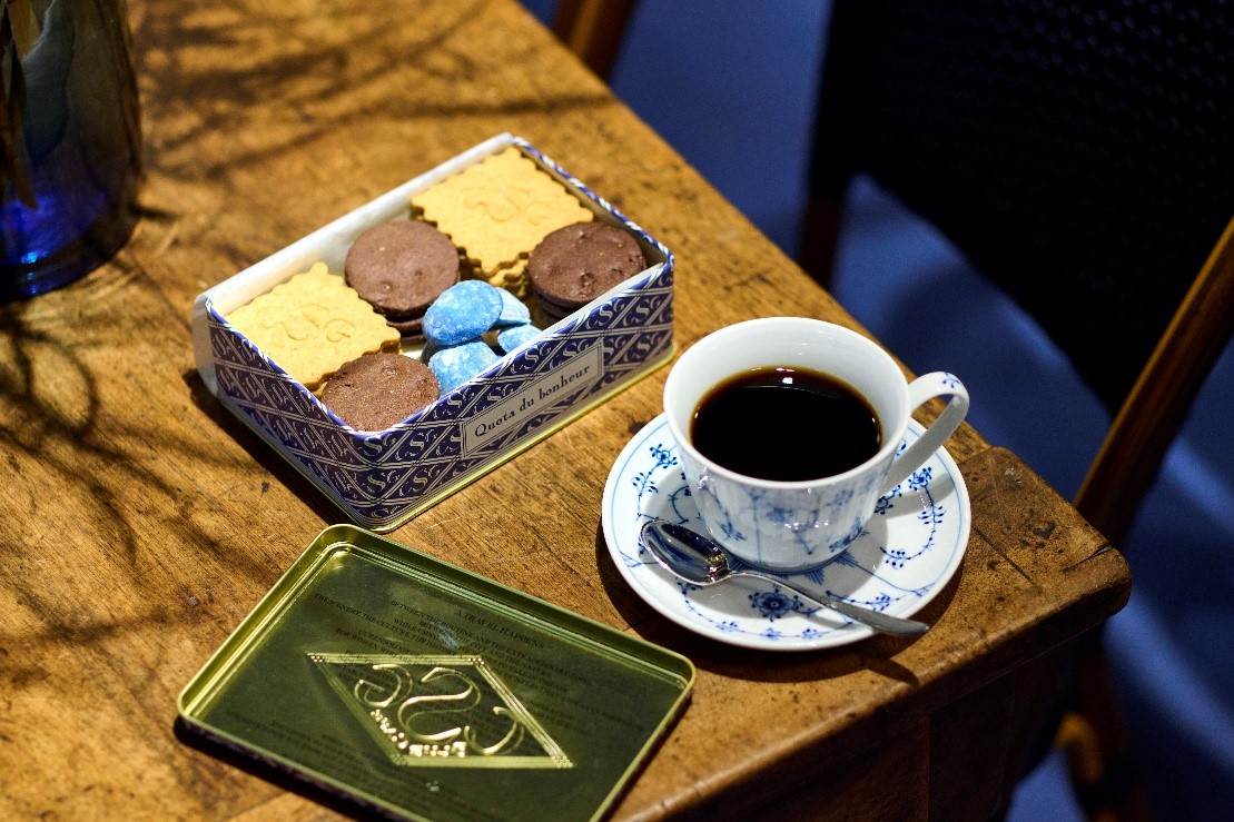 母の日の贈り物や春の手土産に！ CSG BLUE CAFÉのクッキー缶【Quota du bonheur】